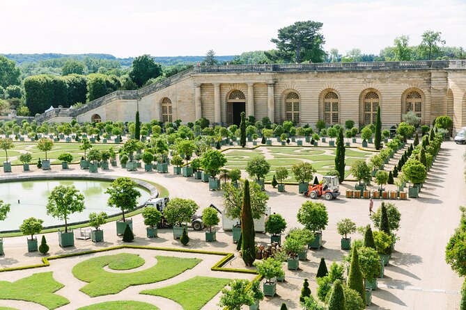 Versailles Half Day eBike - Cycling past the Grand Canal