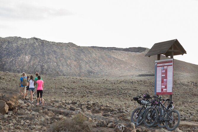 Volcanic Discovery PREMIUM eBike Tour: 35 km - Lajares, where the route changes character