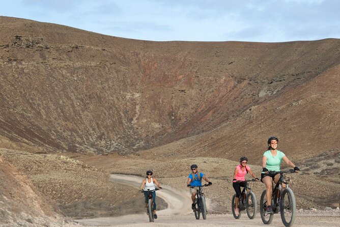 Volcanic Discovery PREMIUM eBike Tour: 35 km - Majanicho and the north shore