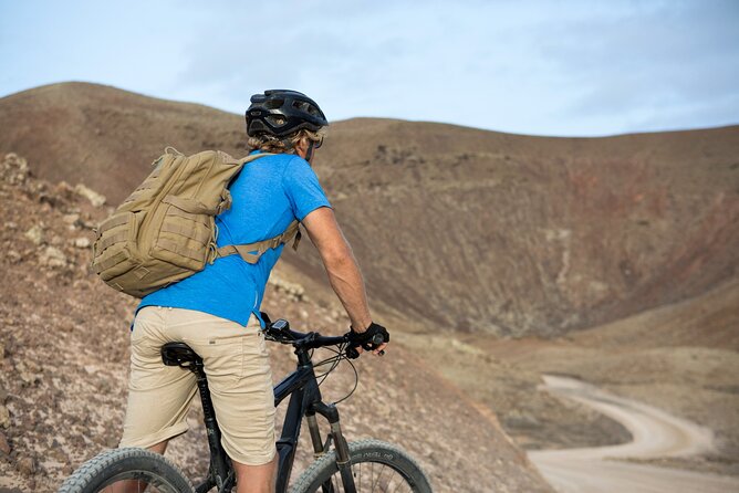 Volcanic Discovery PREMIUM eBike Tour: 35 km - Getting set up in Corralejo