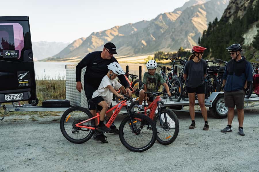 Wānaka: Gladstone Track and Wanaka Trails on Bike or eBike - Following the Hāwea and Wānaka Trails
