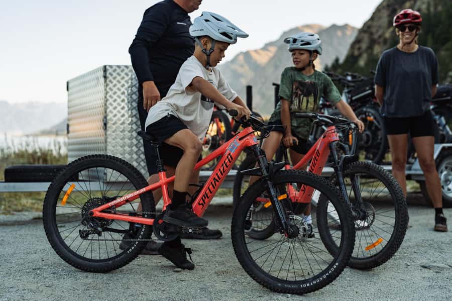 Wānaka: Gladstone Track and Wanaka Trails on Bike or eBike - The Gladstone Track beside Lake Hāwea