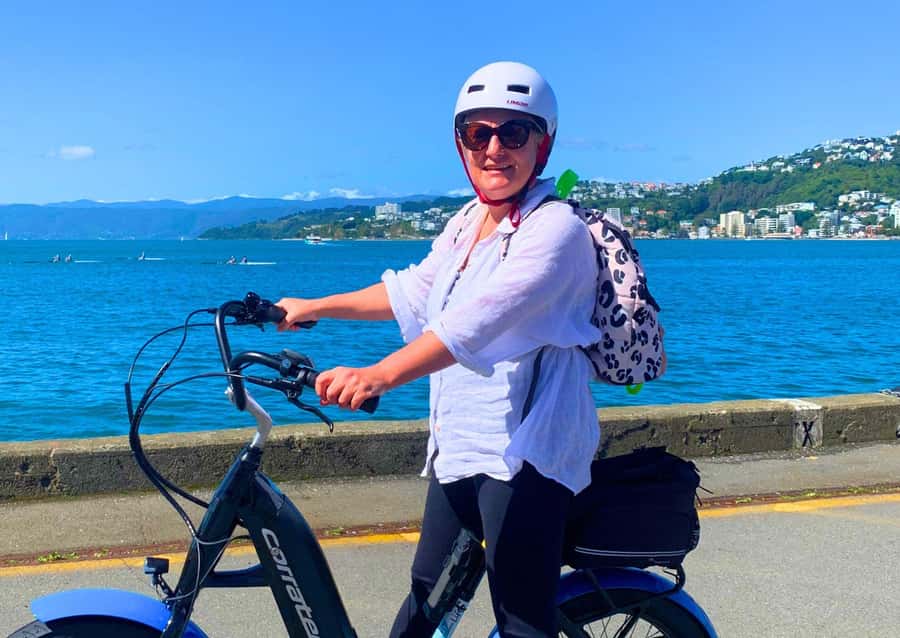 Wellington Electric Bike Rental - Riding around Miramar and the southern bays